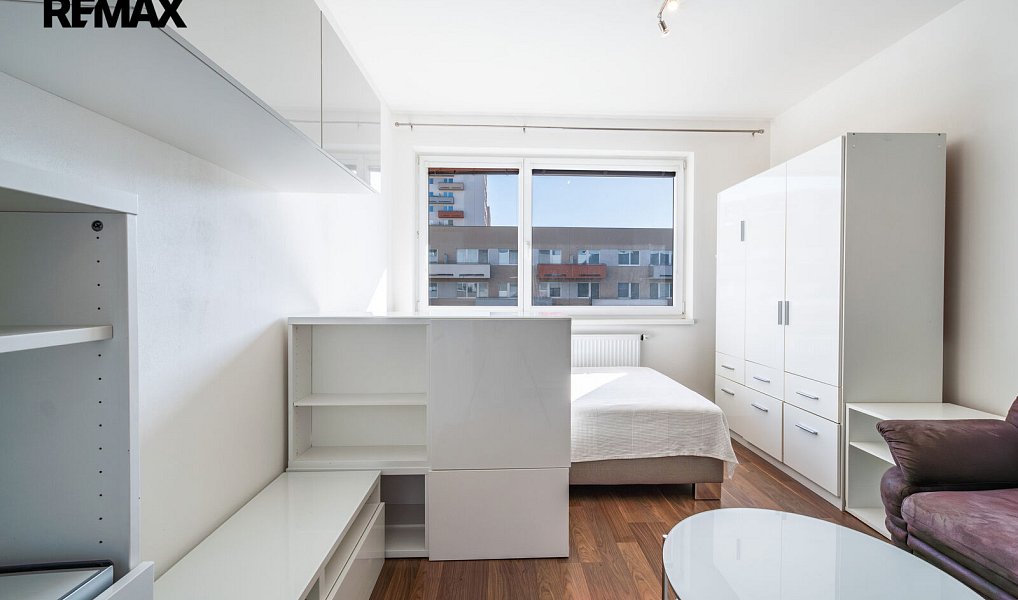 Prodej bytu 1+kk 29 m², Praha – náhled fotky 14