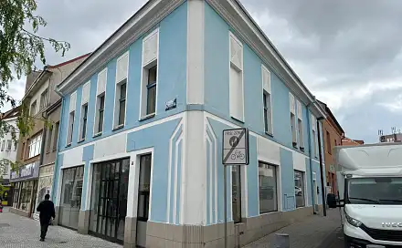 Pronájem obchodních prostor 121 m²