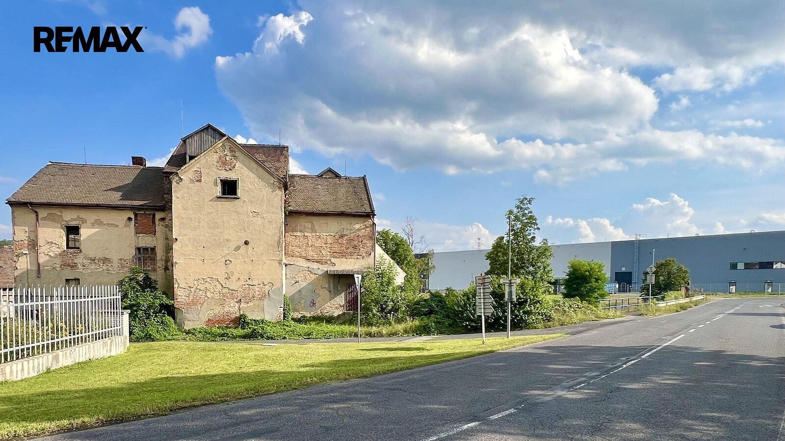 Prodej nájemního domu, činžáku 1 305 m² – fotografie 2