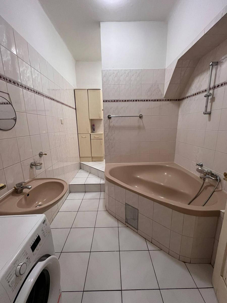 Pronájem bytu 4+1 140 m² – fotografie 3