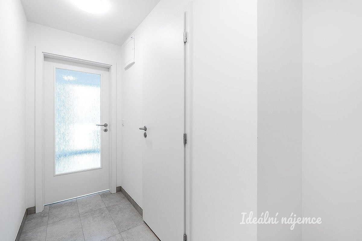 Pronájem bytu 1+kk 32 m² – fotografie 5