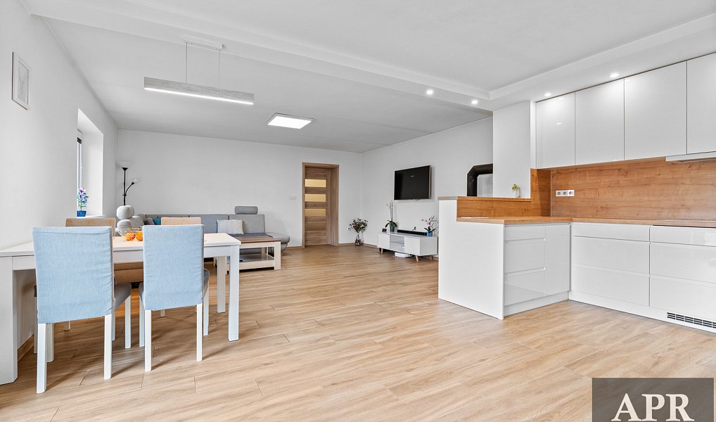 Prodej domu 228 m² s pozemkem 957 m², Pašovice – náhled fotky 4