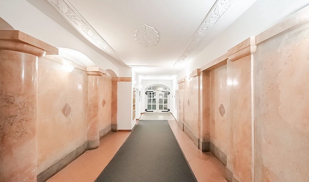 Pronájem kanceláře 131 m², Praha – náhled fotky 2