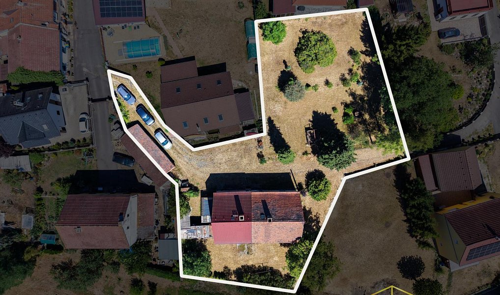 Prodej domu 250 m² s pozemkem 1 848 m², Modlany – náhled fotky 2