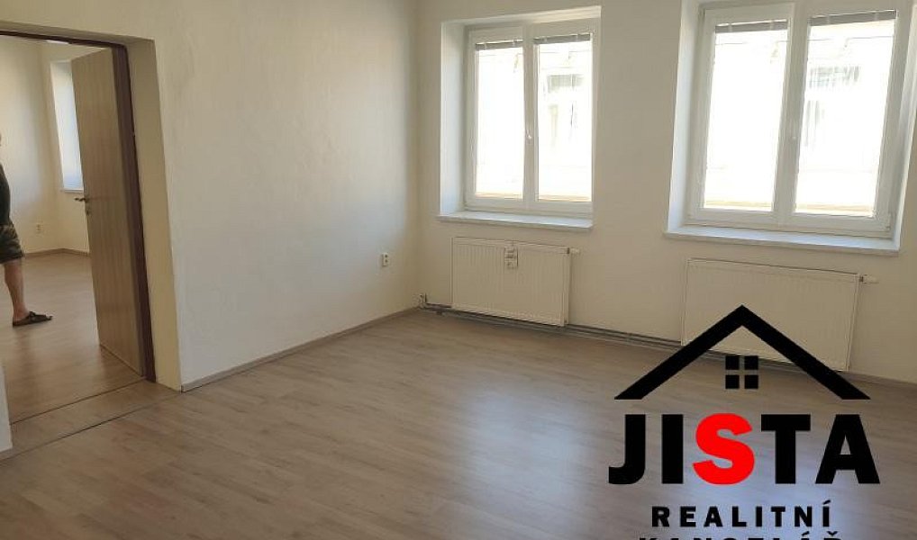 Pronájem bytu 2+kk 70 m², Šternberk – náhled fotky 3