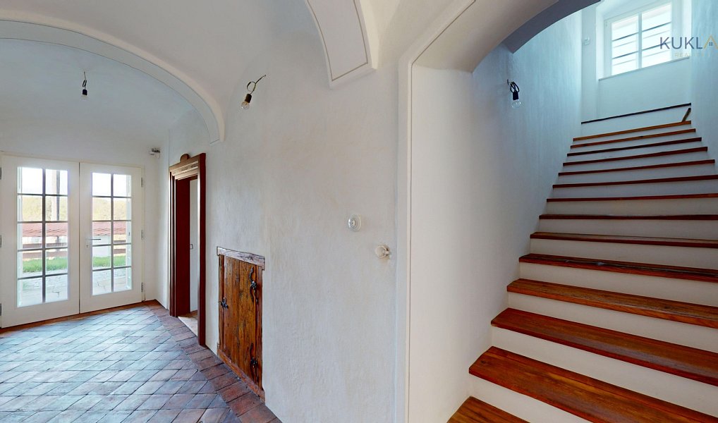 Prodej domu 380 m² s pozemkem 1 805 m², Vyklantice – náhled fotky 7