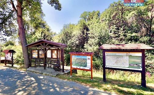 Prodej stavebního pozemku 3 377 m², Podhradí, okres Zlín