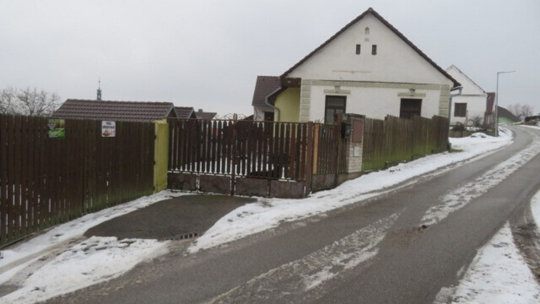Dražba domu 250 m² s pozemkem 2 470 m² — photo 2