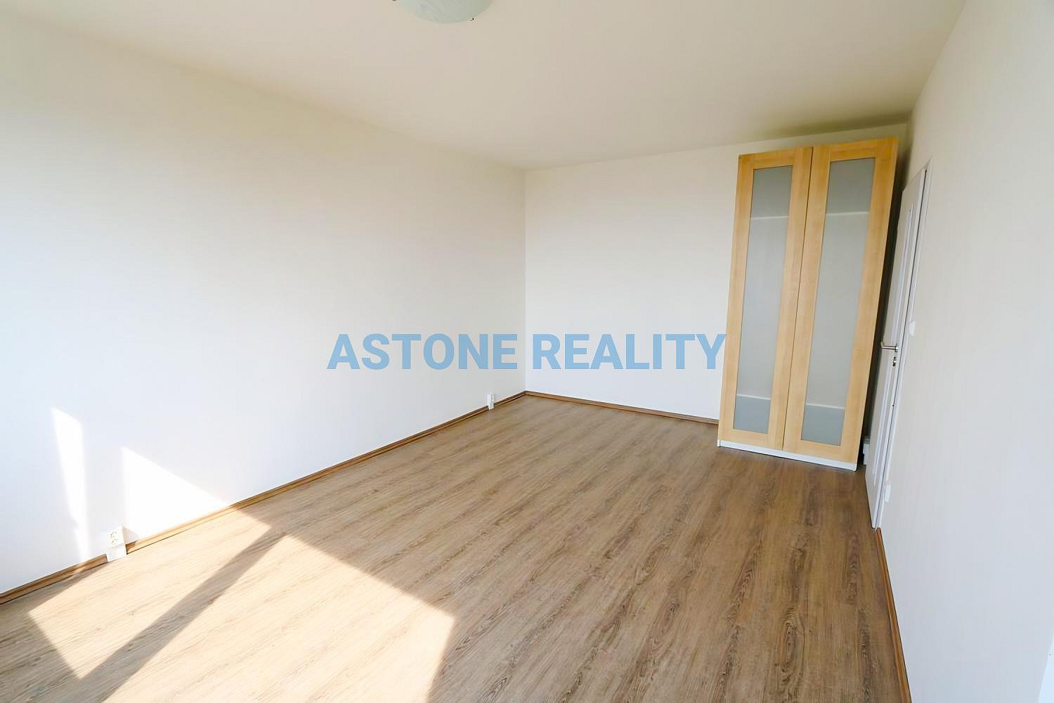 Pronájem bytu 1+kk 30 m² – fotografie 4