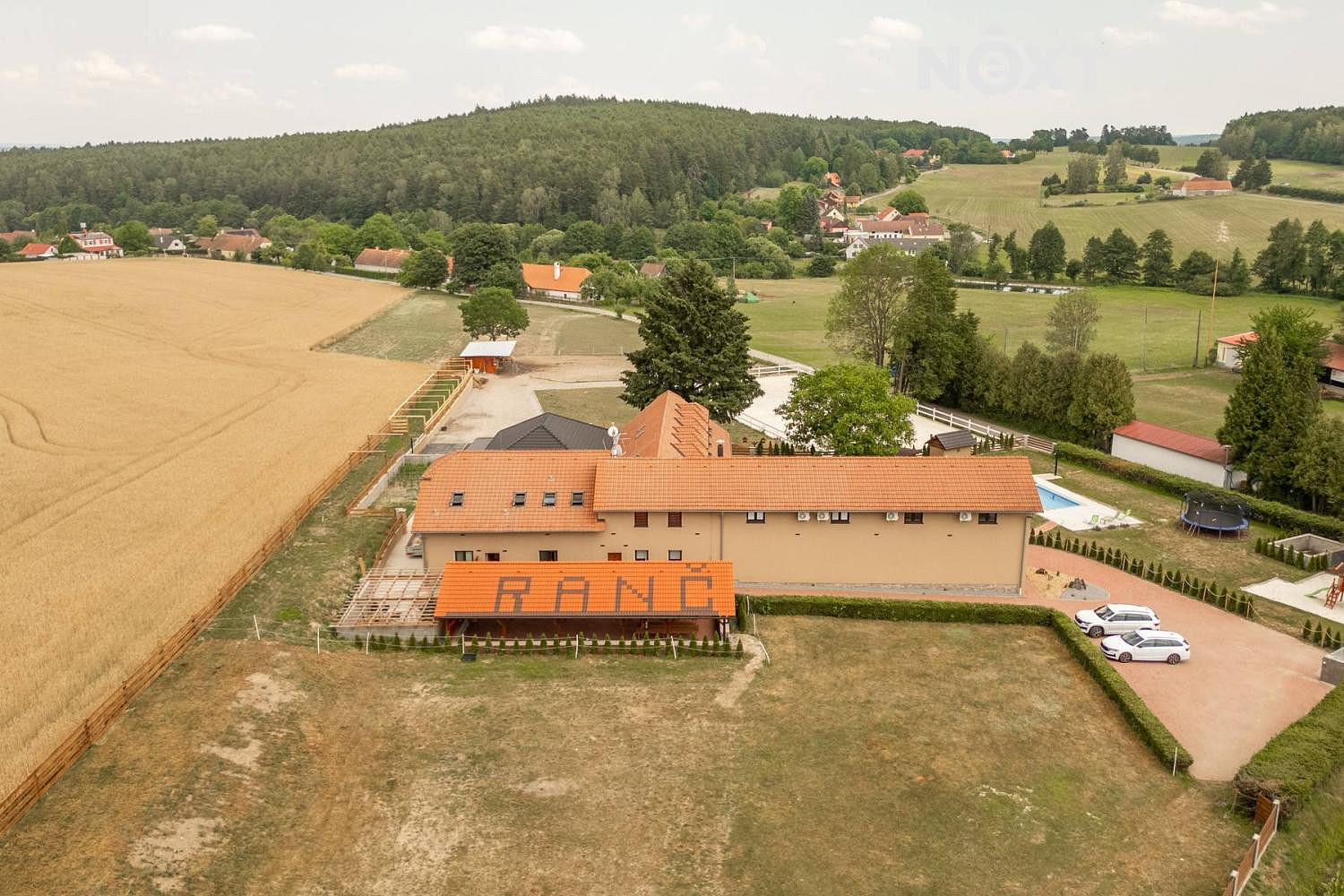Prodej ubytovacího objektu 550 m² — photo 2