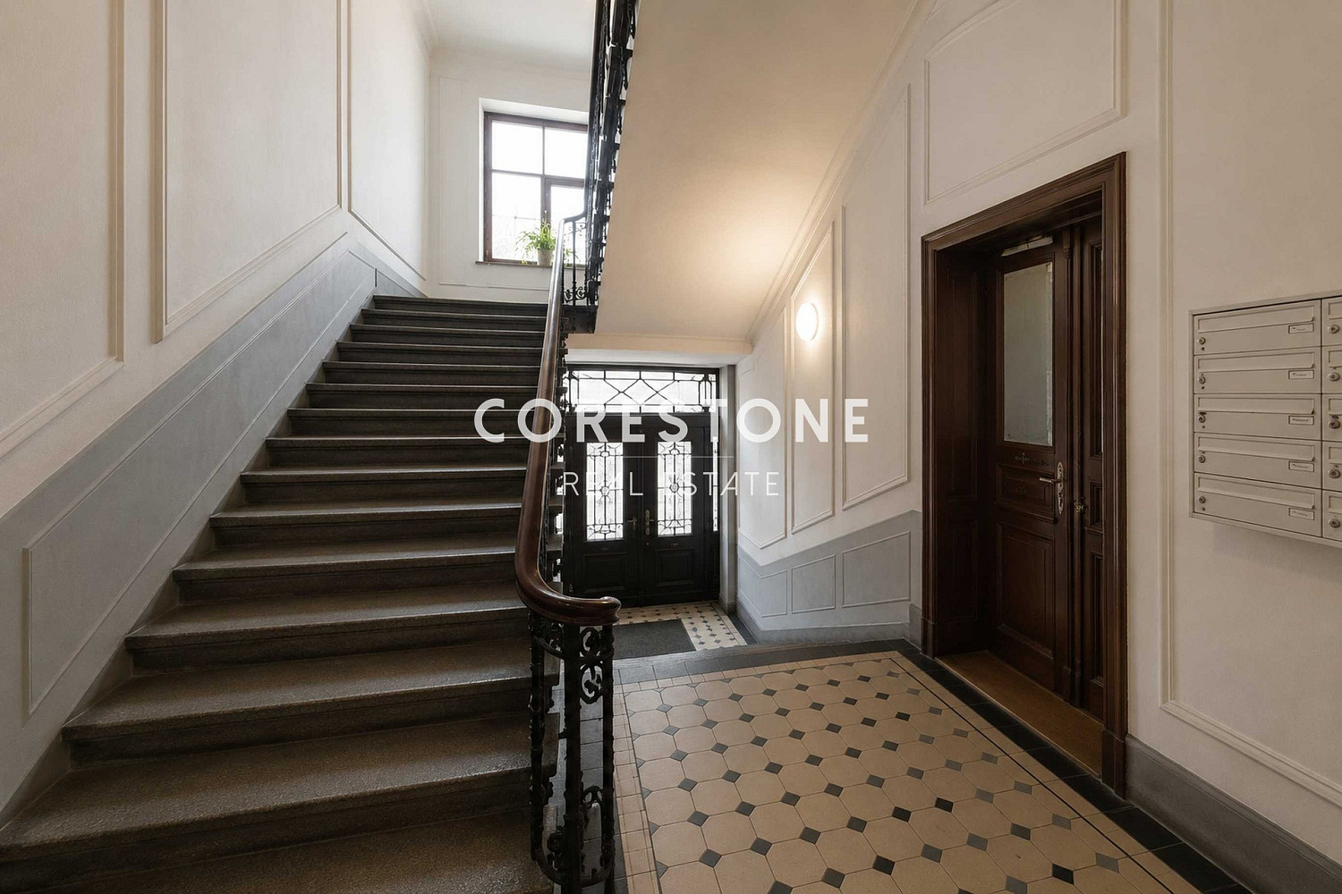Prodej nájemního domu, činžáku 1 900 m² – fotografie 3