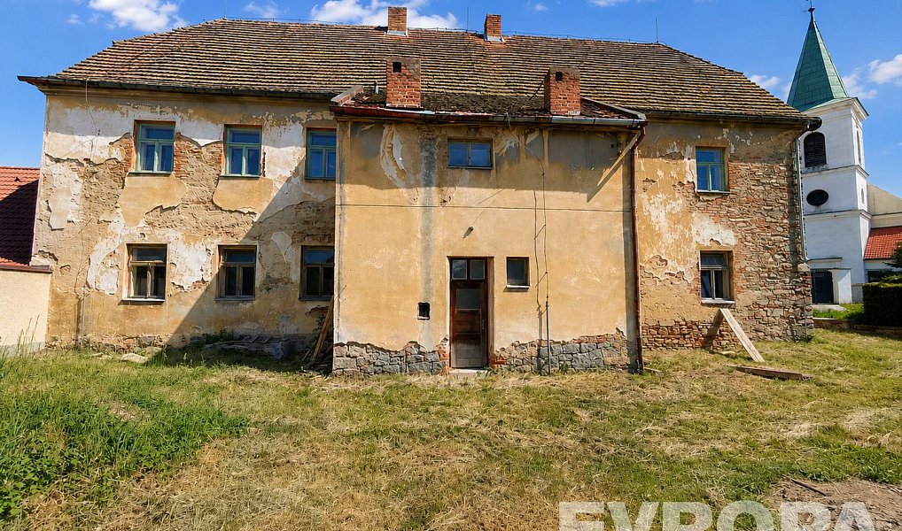 Prodej domu 631 m² s pozemkem 856 m², Uzeničky – náhled fotky 14
