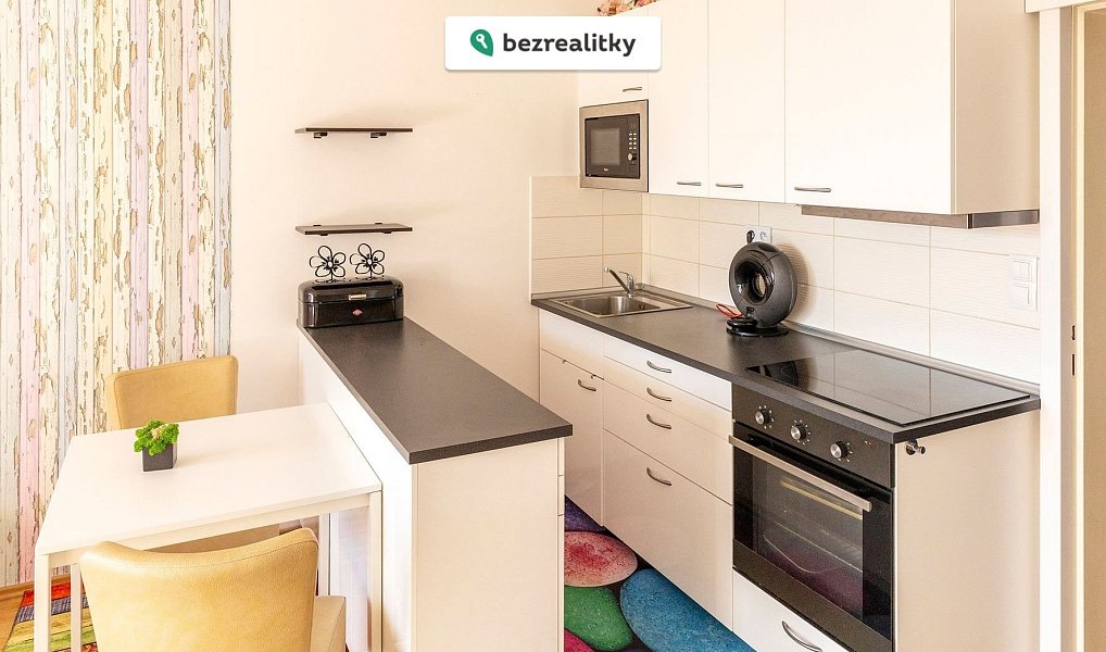 Prodej bytu 1+kk 39 m², Praha – náhled fotky 4