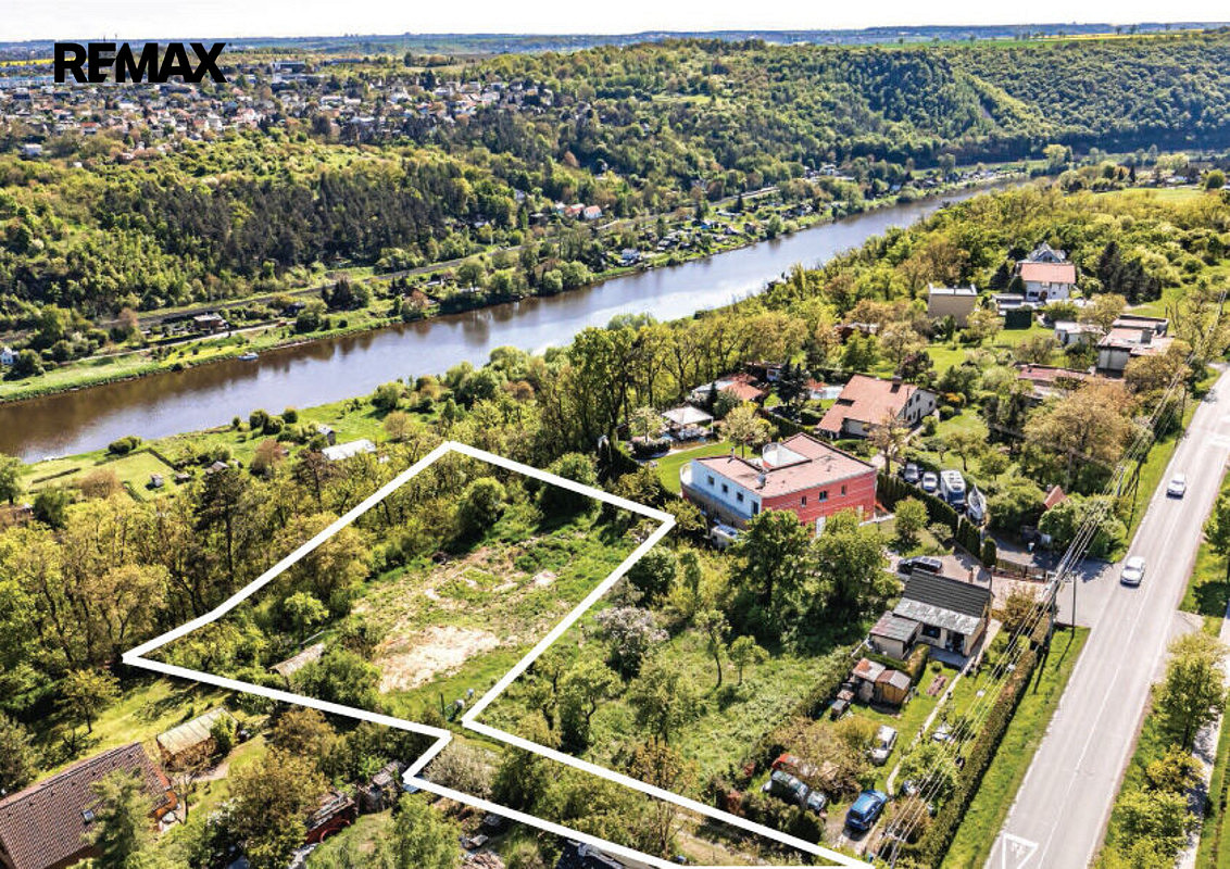 Prodej stavebního pozemku 1 885 m² – fotografie 2