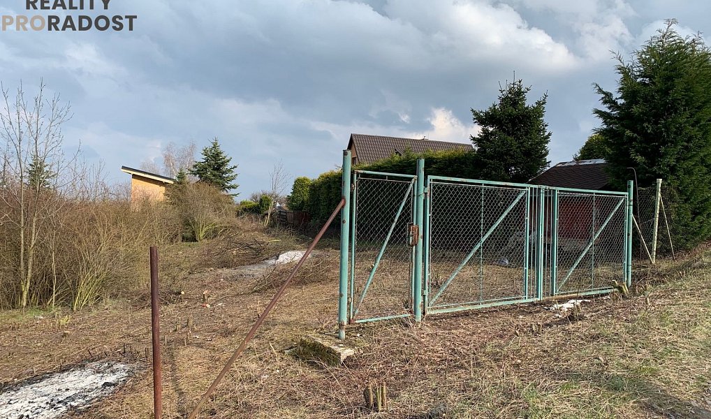 Prodej pozemku 585 m², Chbany – náhled fotky 2