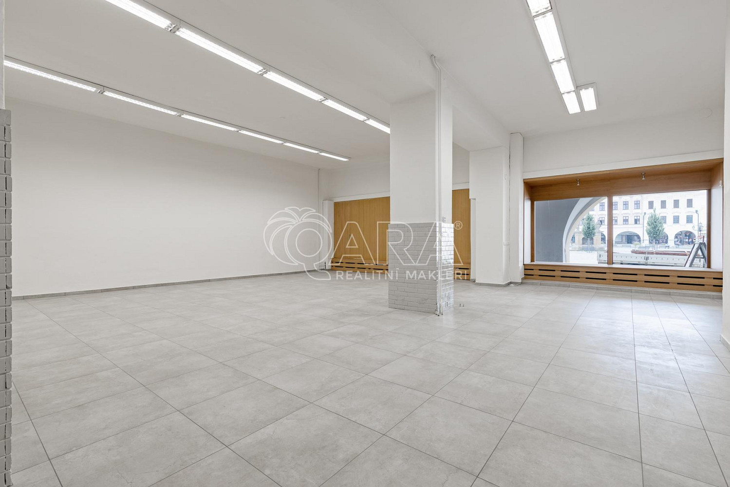 Pronájem obchodních prostor 470 m²