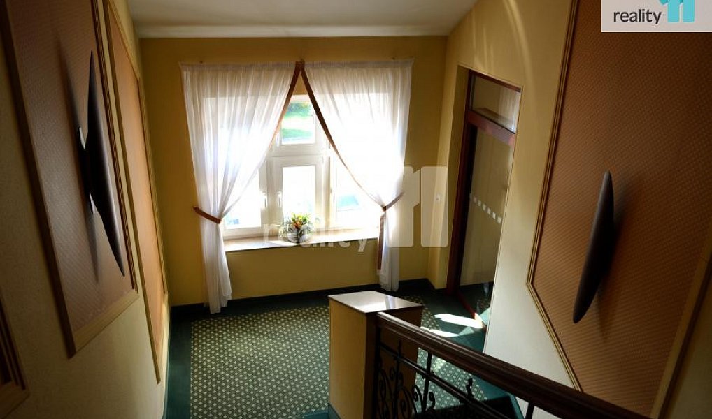Pronájem kanceláře 33 m², Karlovy Vary – náhled fotky 5