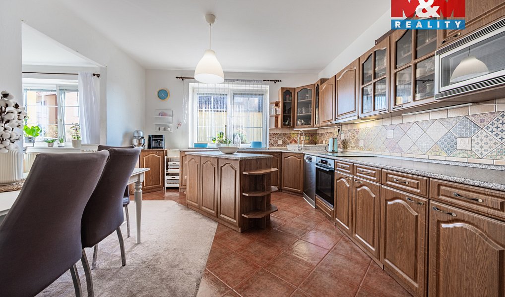 Prodej domu 370 m² s pozemkem 648 m², Mochov – náhled fotky 5