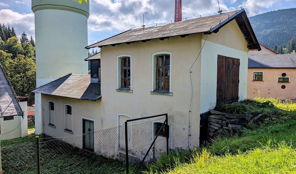 Skladovací prostor - garáž v Kořenově, Kořenov – náhled fotky 3