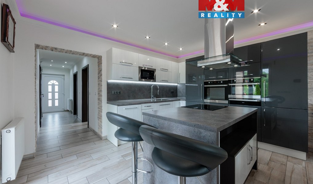 Prodej domu 198 m² s pozemkem 742 m², Sadov – náhled fotky 2
