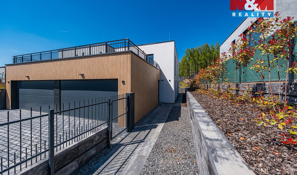 Prodej domu 219 m² s pozemkem 940 m², Velké Popovice – náhled fotky 3