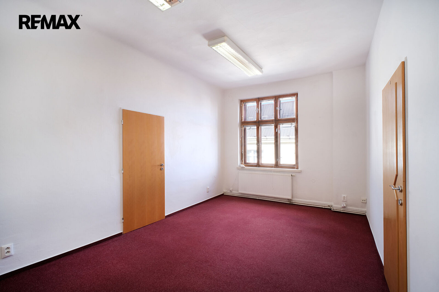Pronájem kanceláře 90 m² – fotografie 4