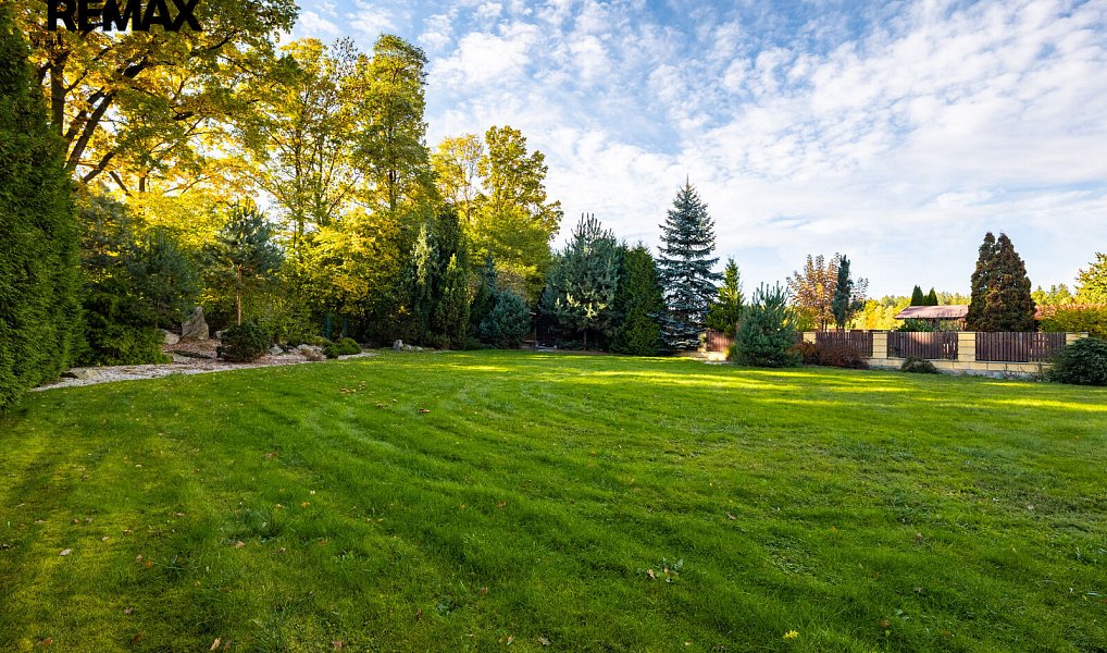 Prodej domu 220 m² s pozemkem 2 087 m², Hvozdec – náhled fotky 3