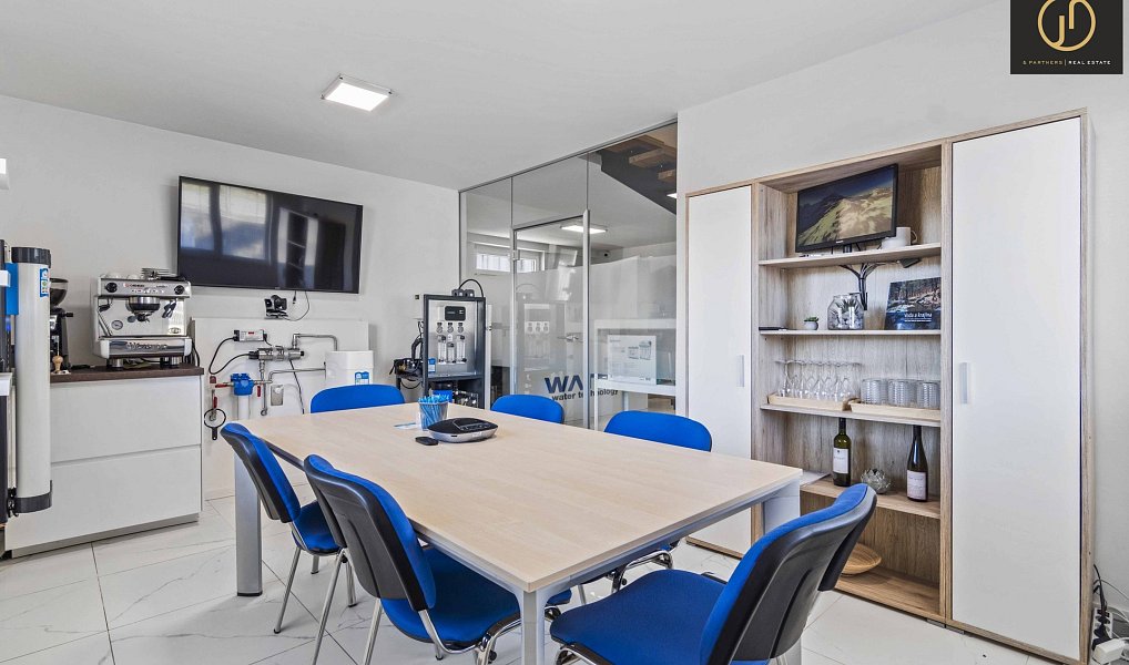 Prodej kanceláře 228 m², Beroun – náhled fotky 12