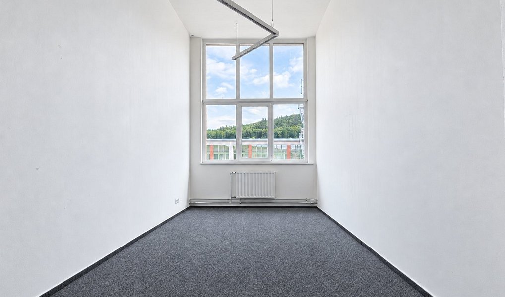 Pronájem kanceláře 23 m², Zlín – fotka 1 z 5
