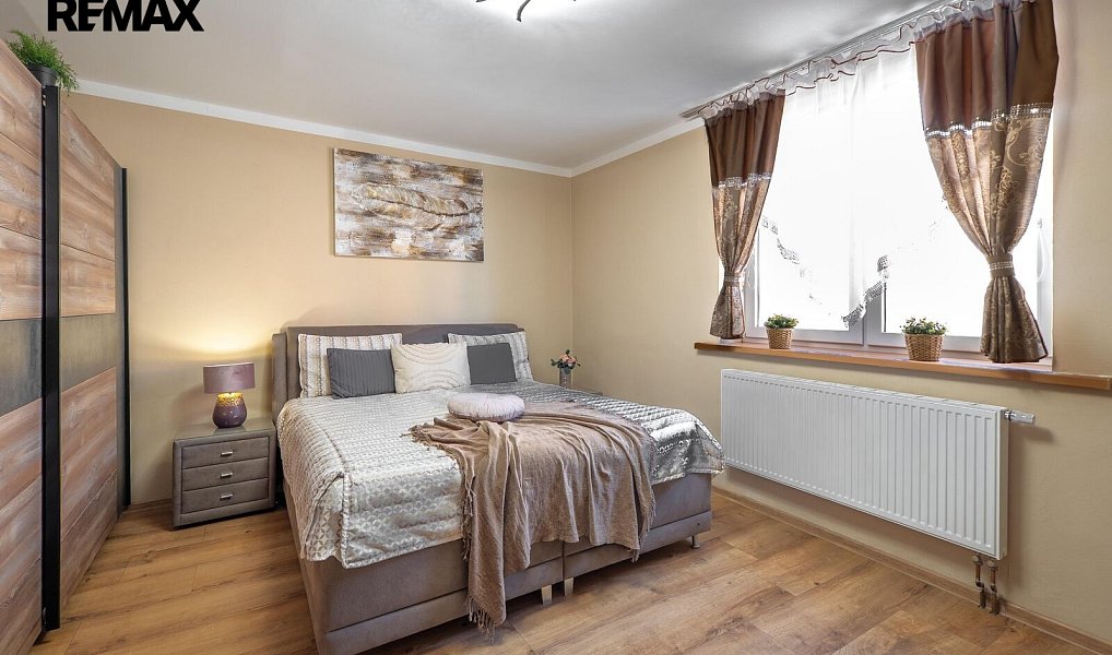 Prodej domu 200 m² s pozemkem 435 m², Kladno – náhled fotky 3