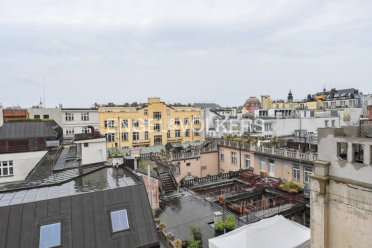Pronájem bytu 2+1 89 m² – fotografie 3