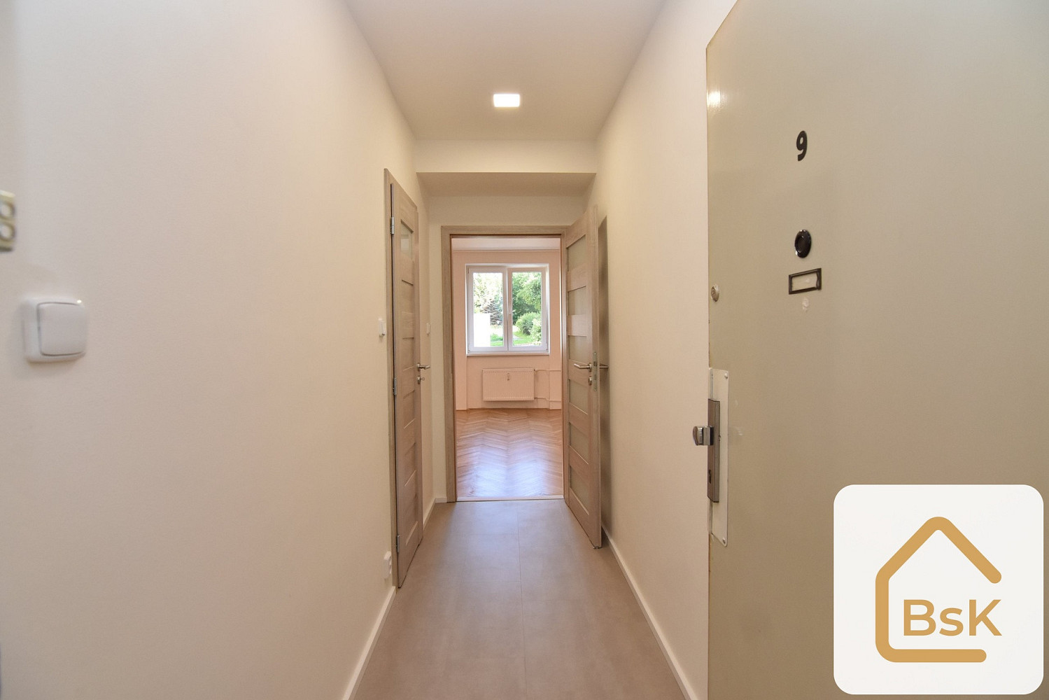 Pronájem bytu 1+1 30 m² - Więcej