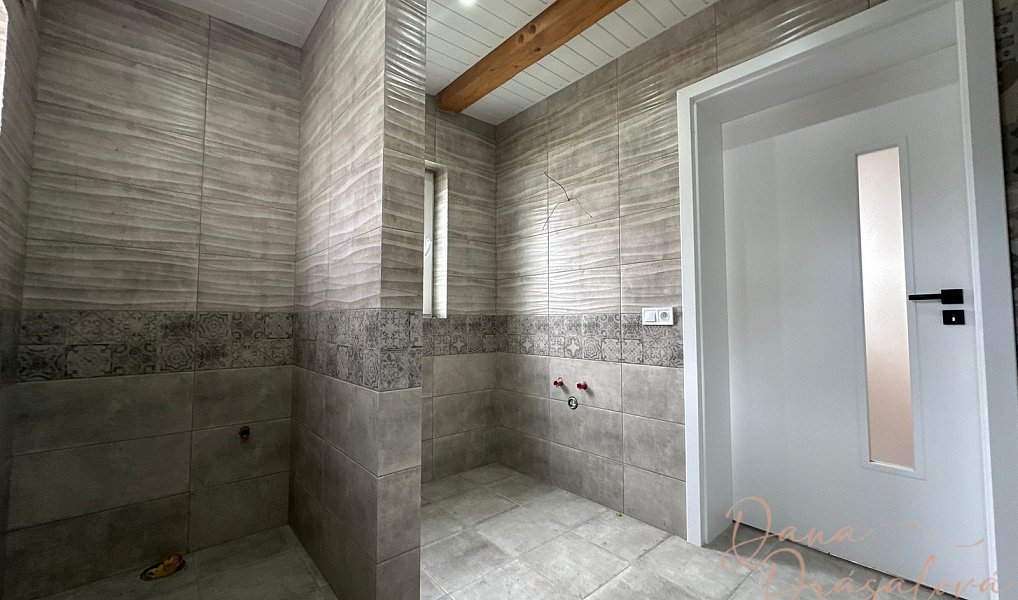 Prodej domu 190 m² s pozemkem 236 m², Strachotín – náhled fotky 21