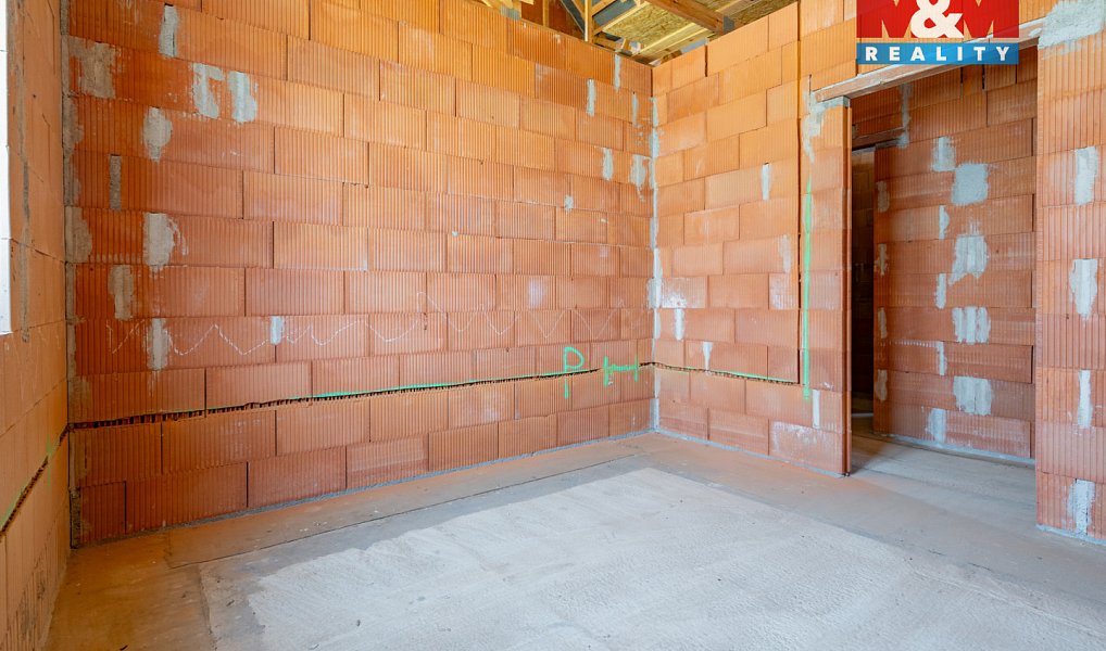Prodej domu 168 m² s pozemkem 1 144 m², Domanín – náhled fotky 16