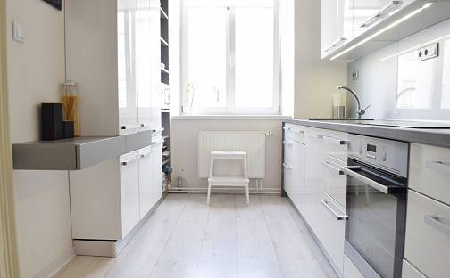 Pronájem bytu 4+1 121 m², 1. máje, Olomouc