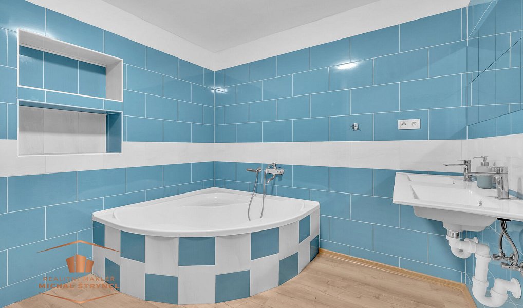 Prodej domu 200 m² s pozemkem 1 044 m², Újezd – náhled fotky 13