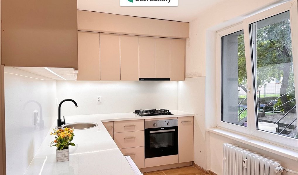 Prodej bytu 2+1 53 m², Praha – náhled fotky 2