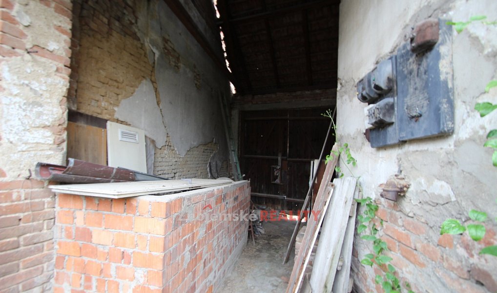 Prodej stavebního pozemku 471 m², Hodonice – náhled fotky 5