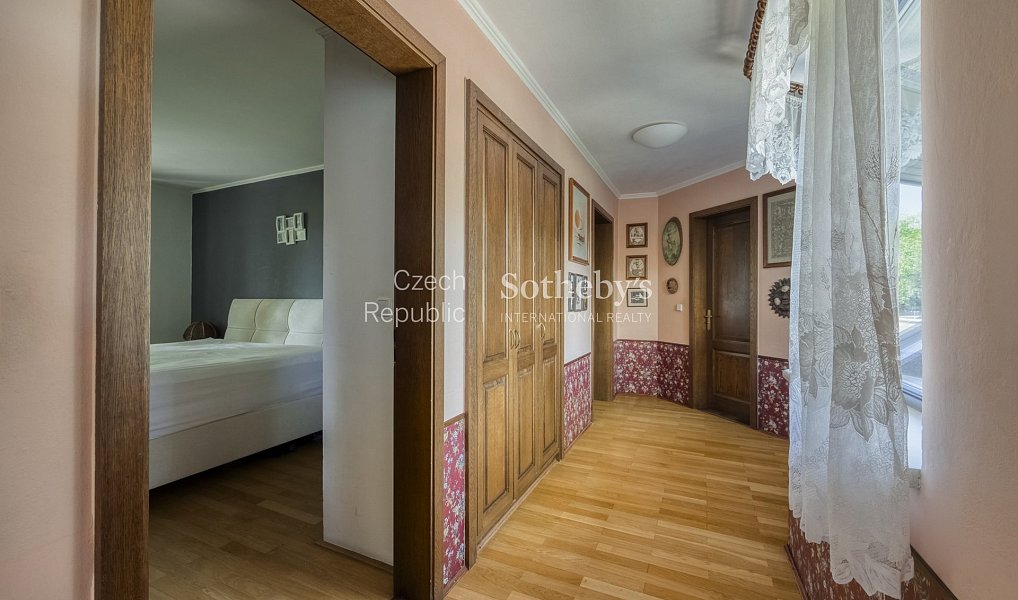Prodej domu 609 m² s pozemkem 2 267 m², Vestec – náhled fotky 14