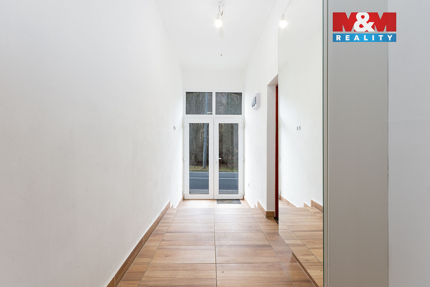 Prodej nájemního domu, činžáku 191 m² — photo 2