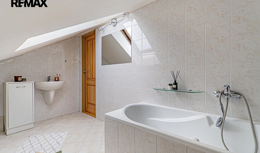 Prodej domu 200 m² s pozemkem 1 400 m², Rožmitál pod Třemšínem – náhled fotky 16