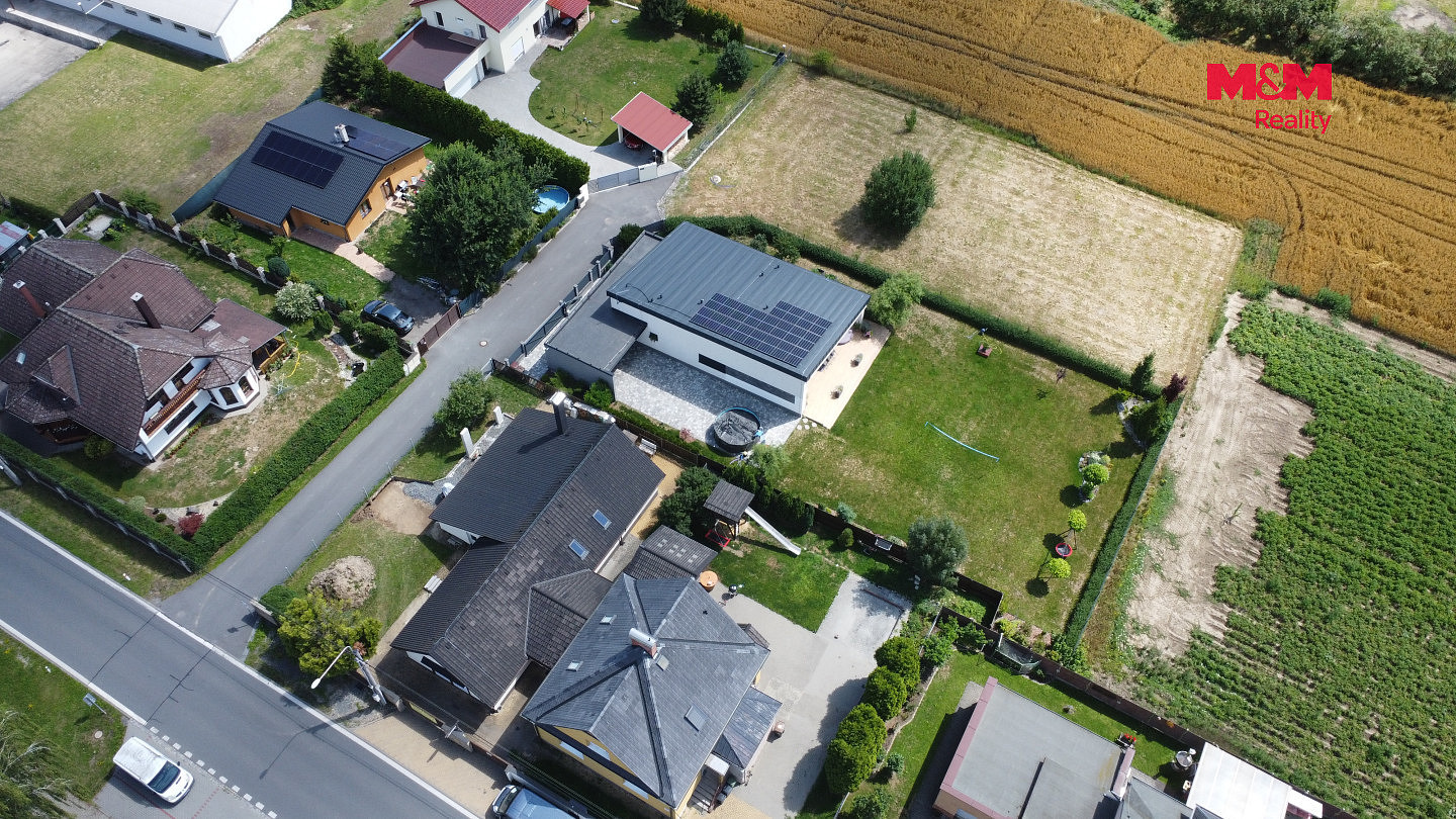 Prodej stavebního pozemku 1 200 m² — photo 2