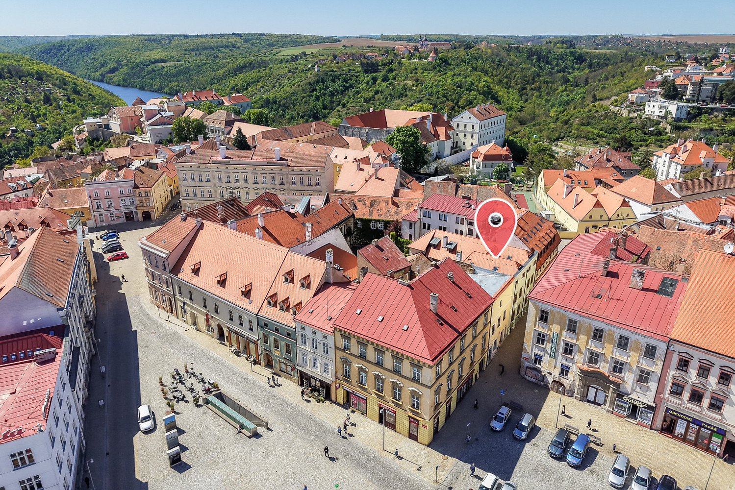 Prodej nájemního domu, činžáku 690 m² – fotografie 2
