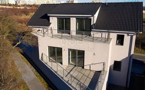 Prodej domu 241 m² s pozemkem 247 m², K Hrnčířům, Praha 4 - Šeberov