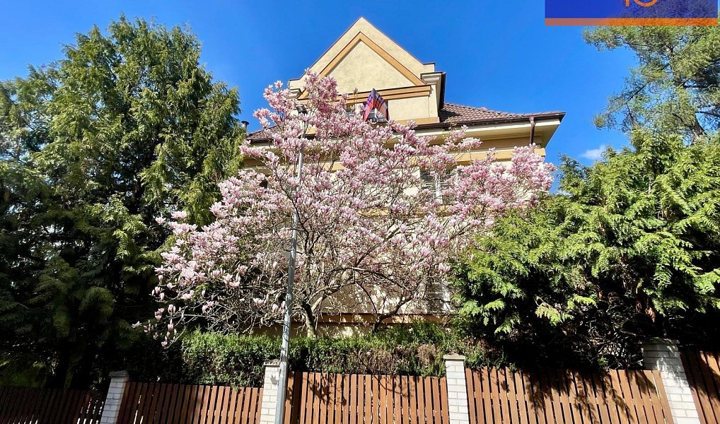 Prodej domu 528 m² s pozemkem 985 m², Praha – náhled fotky 3