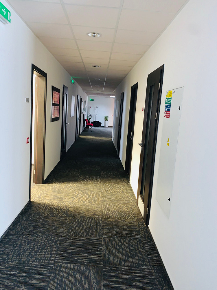 Pronájem kanceláře 33 m² – fotografie 3