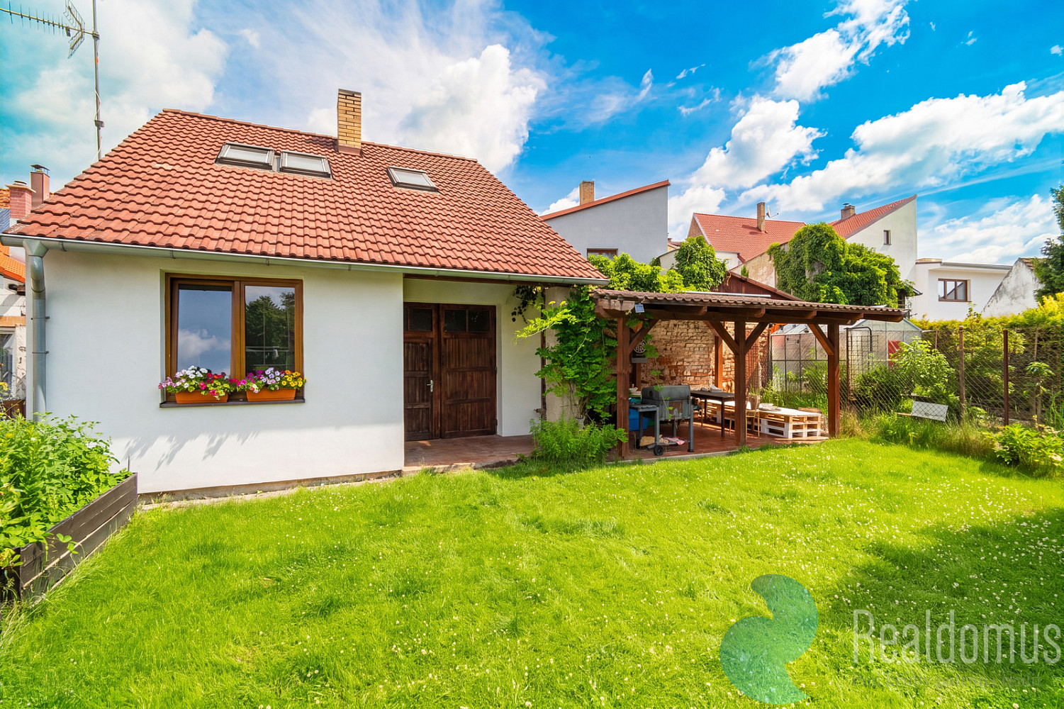 Prodej domu 210 m² s pozemkem 1 115 m² – fotografie 3