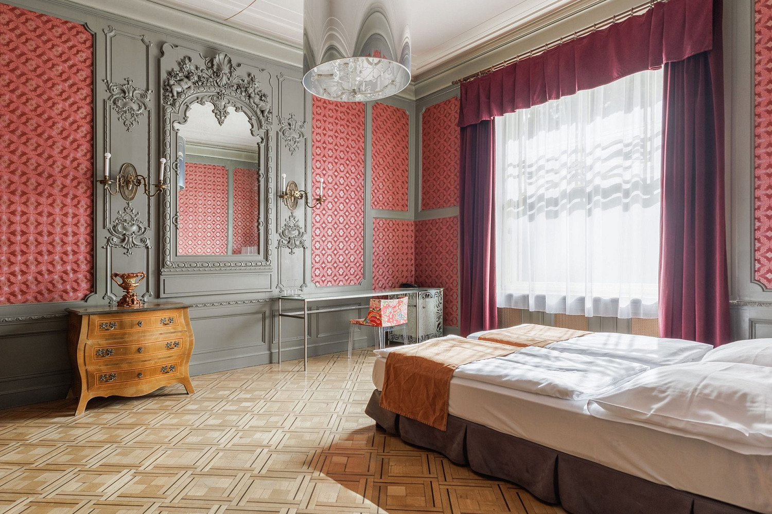 Prodej domu 3 000 m² s pozemkem 18 363 m² – fotografie 2