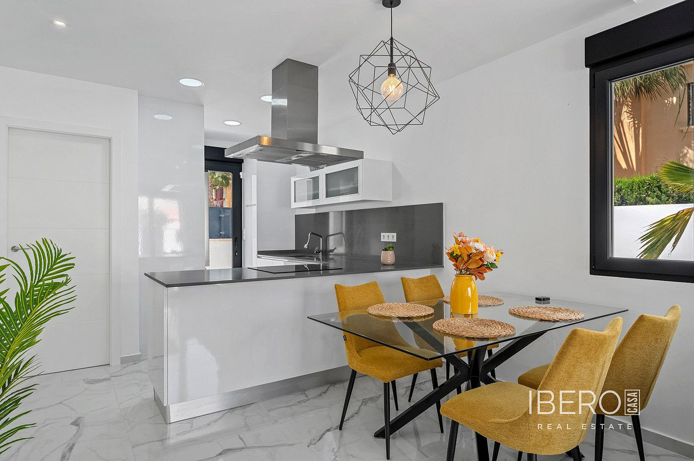 Prodej domu 105 m² s pozemkem 154 m² - Widok 5