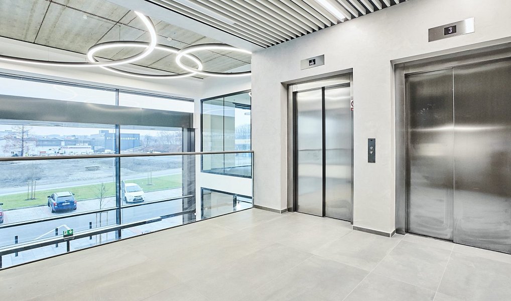 Pronájem kanceláře 200 m², Hovorčovice – náhled fotky 10